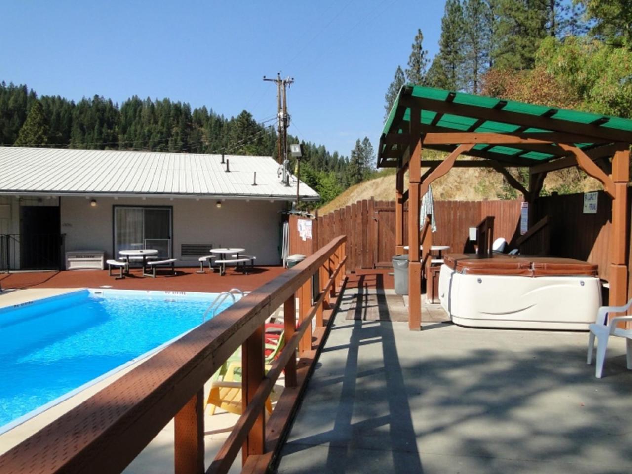 Konkolville Motel Orofino Екстериор снимка